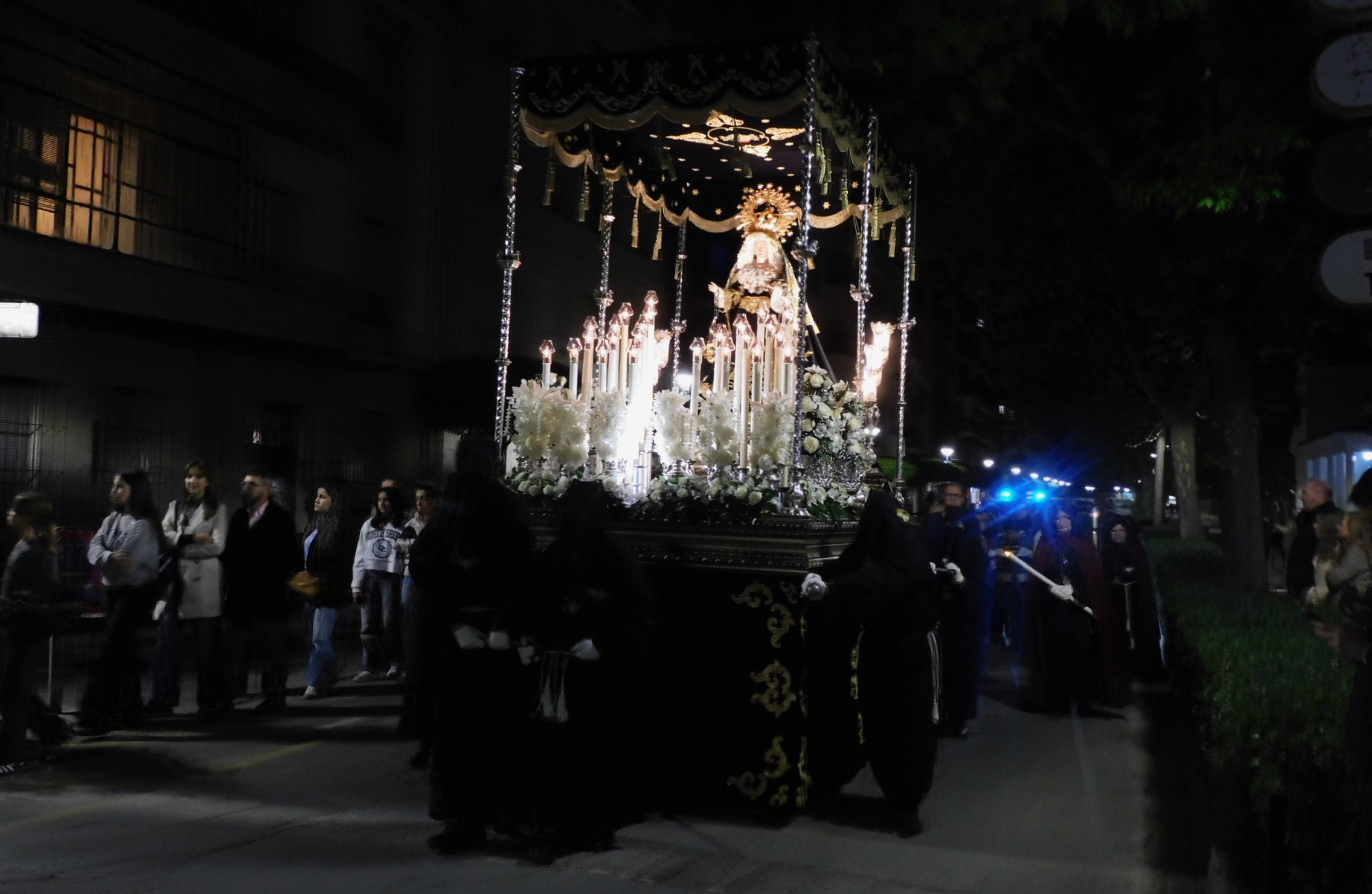La cofradía de Nuestra Señora de los Dolores cerró la comitiva