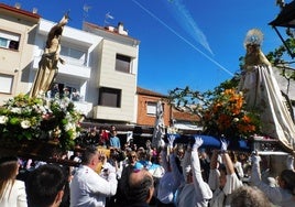 Encuentro entre María y Jesús resucitado en la plaza Vieja
