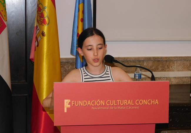 Joven lectora de 'El Quijote'