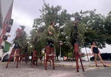 Estudiantes de la zona aprenden técnicas circenses en el 'Equilibrio juvenil, territorio Arjabor'