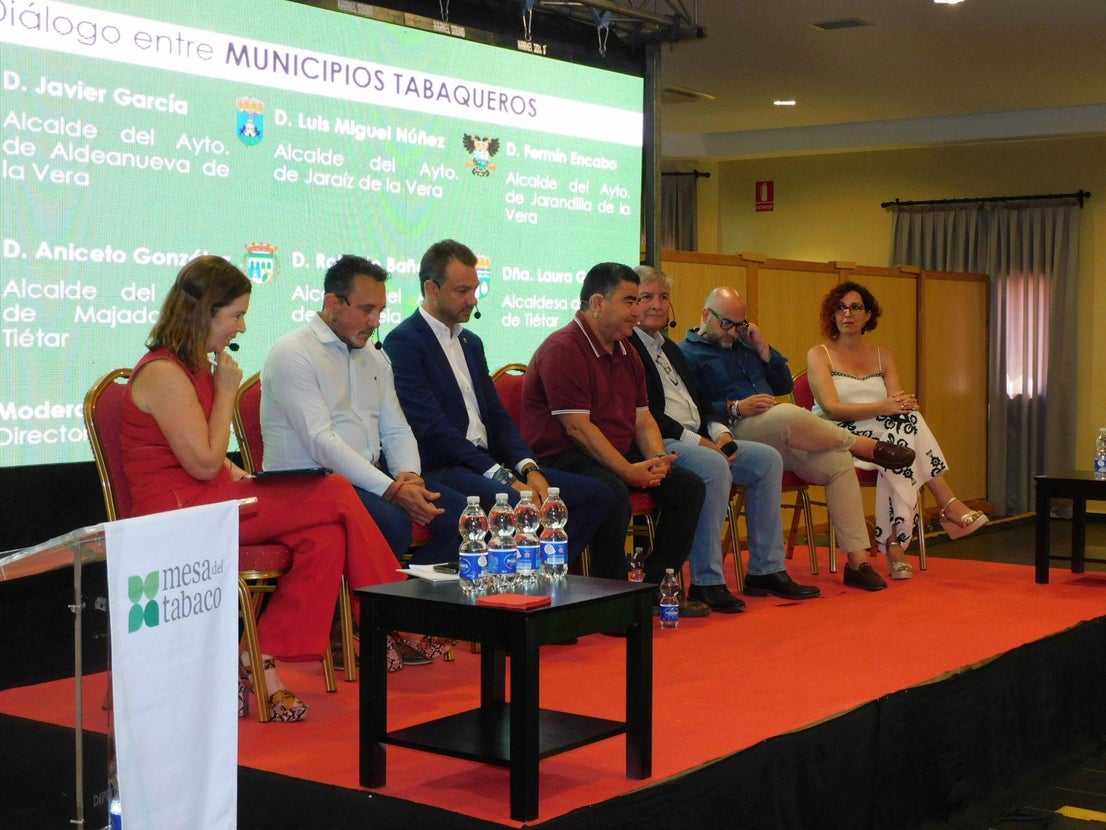 La Mesa del Tabaco se reúne en Jarandilla