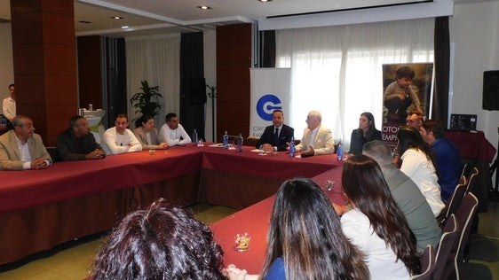 Los empresarios muestran sus preocupaciones e inquietudes al vicepresidente de la Junta de Extremadura
