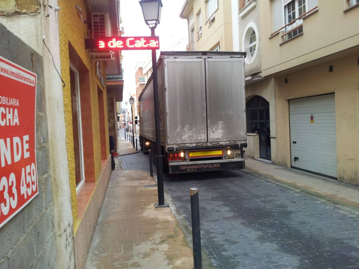 El camión en la calle Gabriel y Galán 
