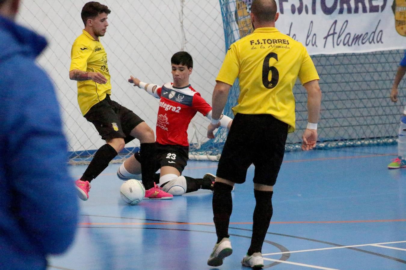 Paulino tuvo sus minutos tras la expulsión del portero titular 
