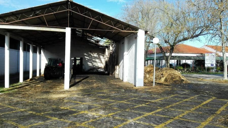Un incendio destruye parte del pajar del Centro de Formación del Medio Rural