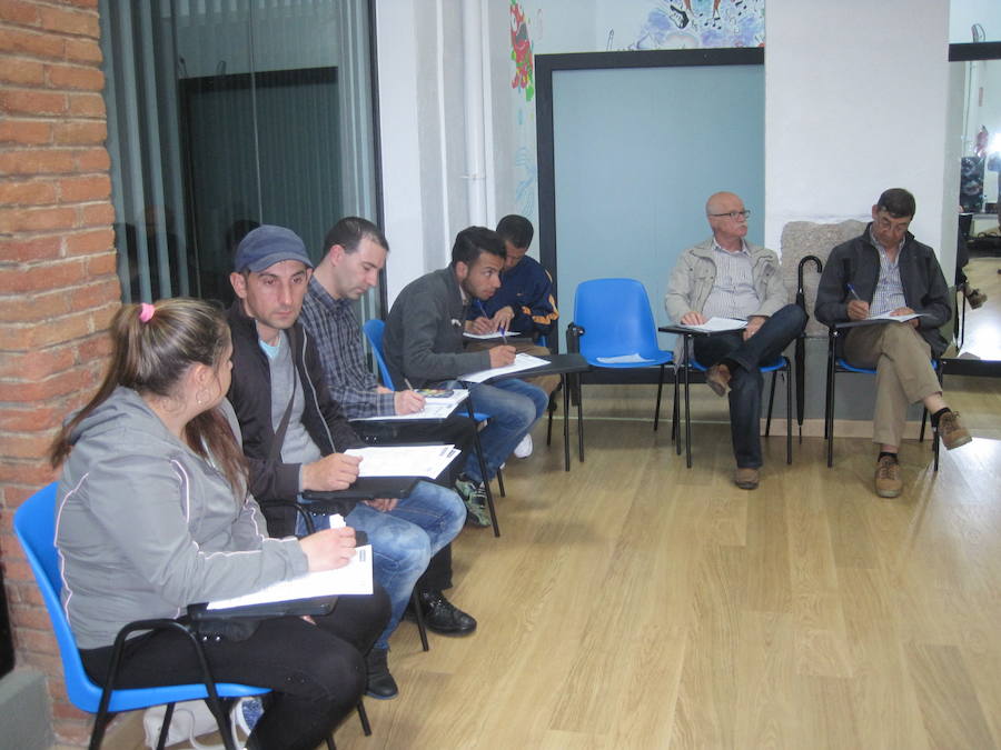 Reciente reunión convocada por el Instituto de la Juventud en Navalmoral 