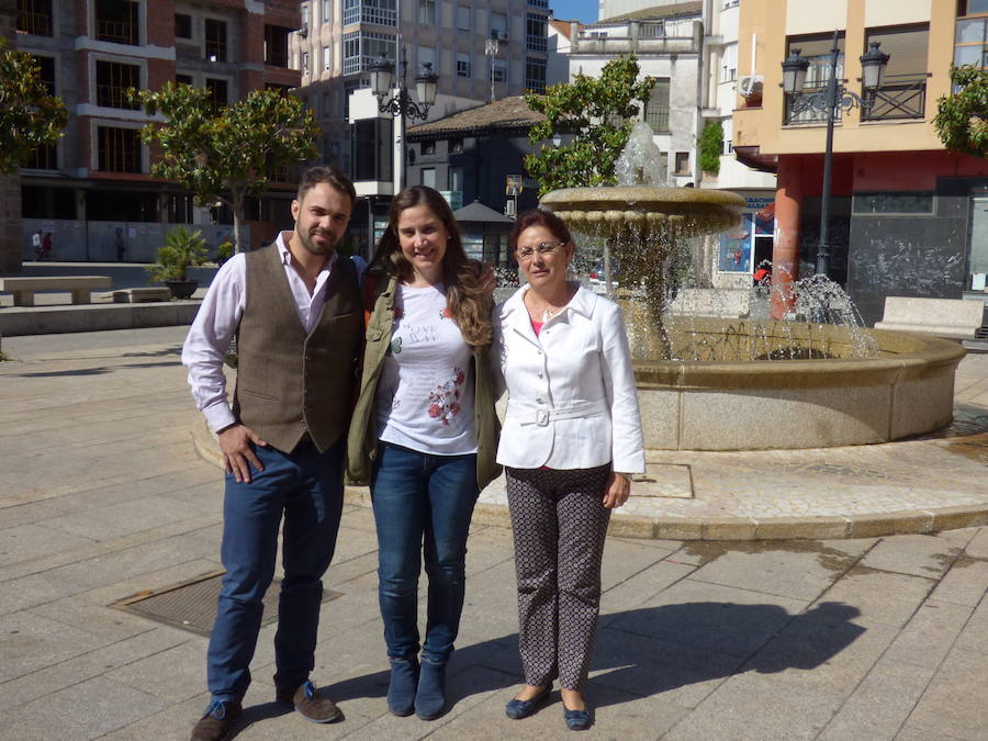 Patricia Meana entre Ángel Muñoz y Belén Vázquez 