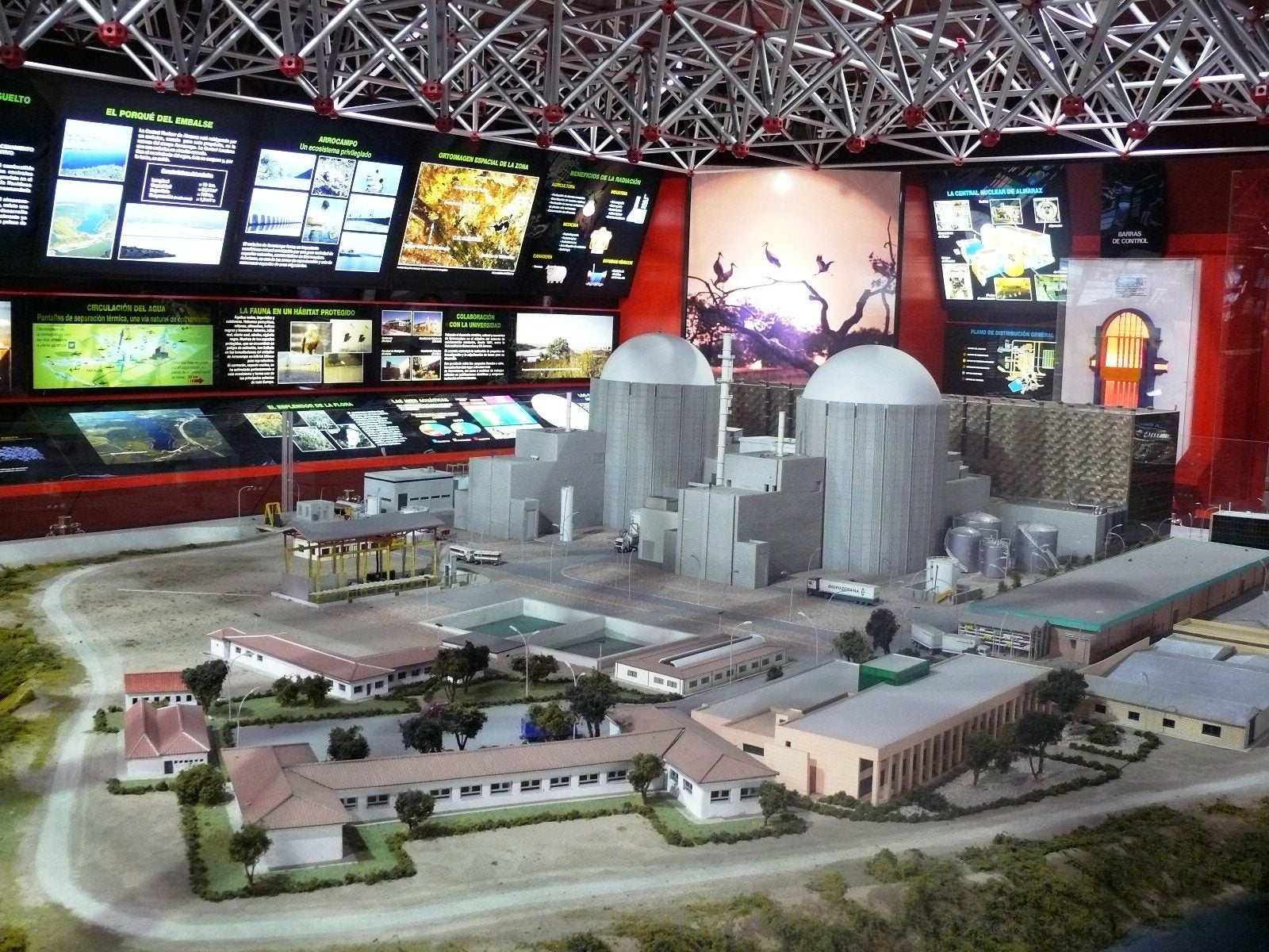 Maqueta de la central nuclear de Almaraz 