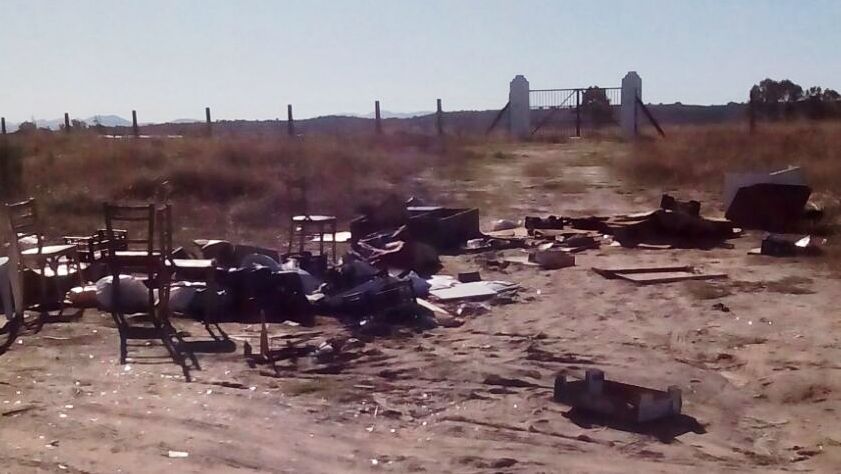 La Cañada Real se llena una y otra vez de vertidos y basuras