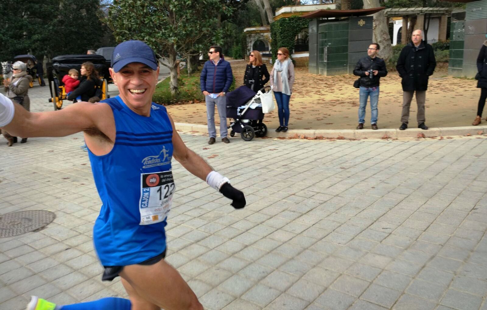 Juan José Camacho Teba representa a Fondistas Moralos en la Media Maratón de Sevilla
