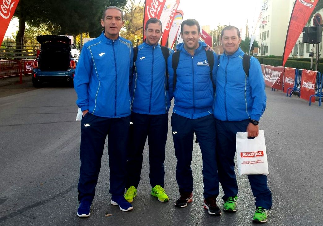 Los Fondistas Moralos se reparten entre la maratón de Badajoz y la Carrera Solidaria de Cáceres