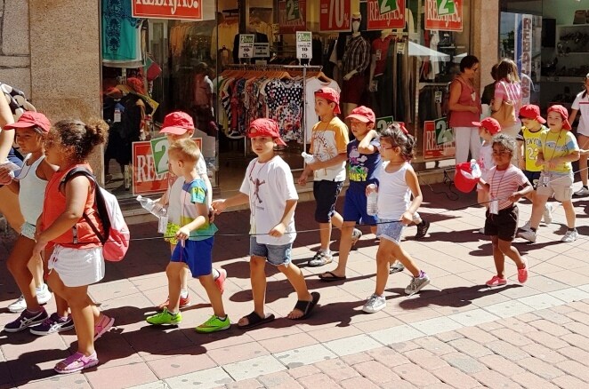 Los campamentos urbanos de todo tipo proliferan en verano 