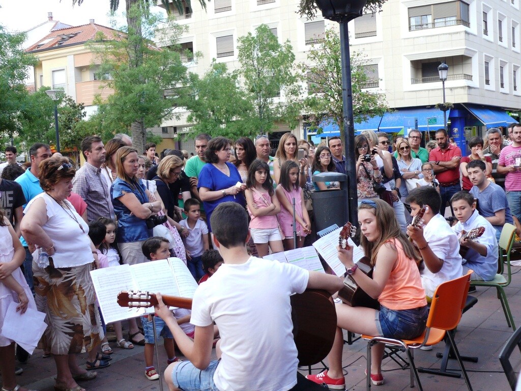 Audición de la escuela en la calle en junio del 2014 