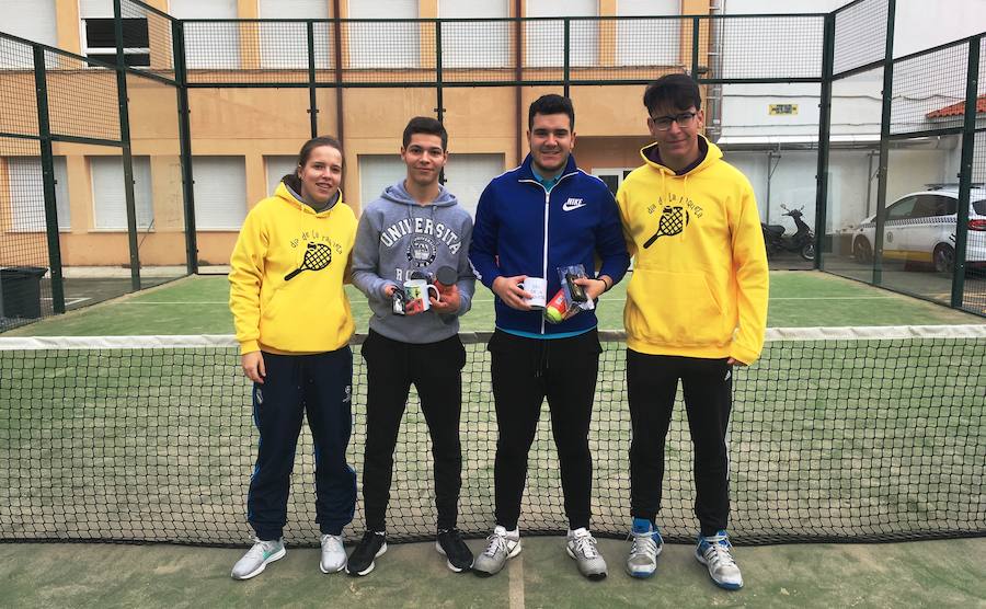 Campeones y subcampeones del torneo de pádel 