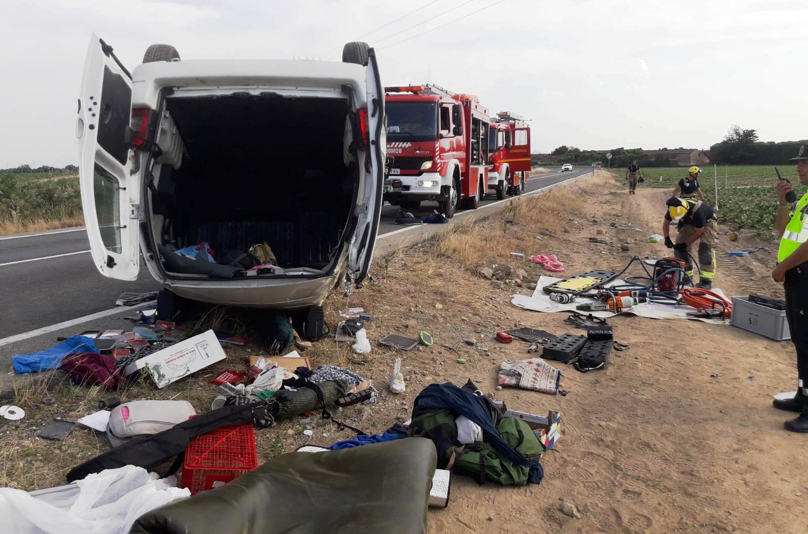 Una joven resulta herida al volcar una furgoneta poco antes de llegar a las cuestas de Torreseca