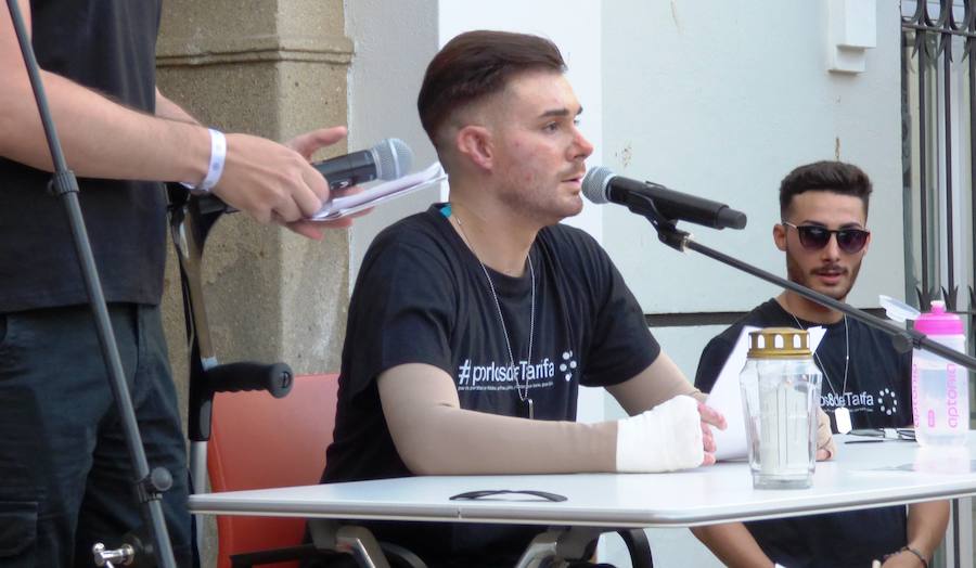 Daniel Domingues en la concentración de la plaza 