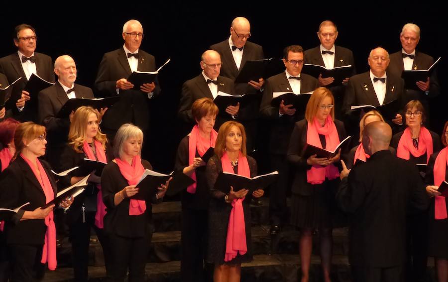 La coral Amigos de la Música conmemora su vigésimo aniversario