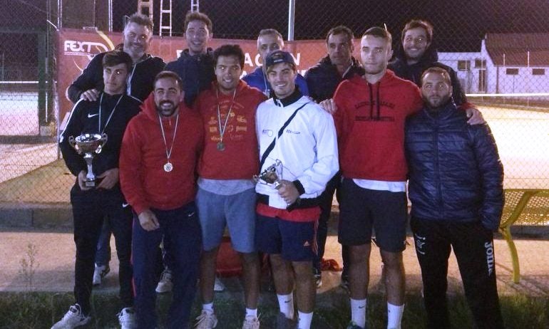 Campeones y subcampeones tras la final disputada en Navalmoral 