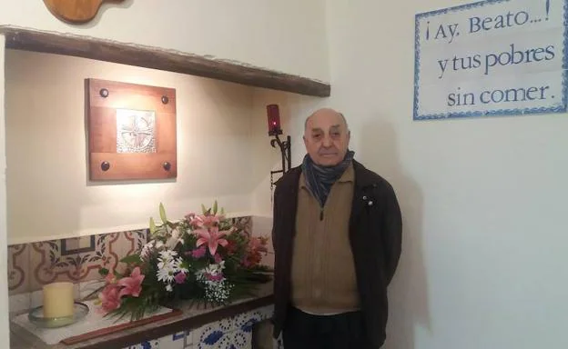 Francisco González Santana, en la Capilla del Milagro, sita en la Casa Parroquial de Olivenza. 