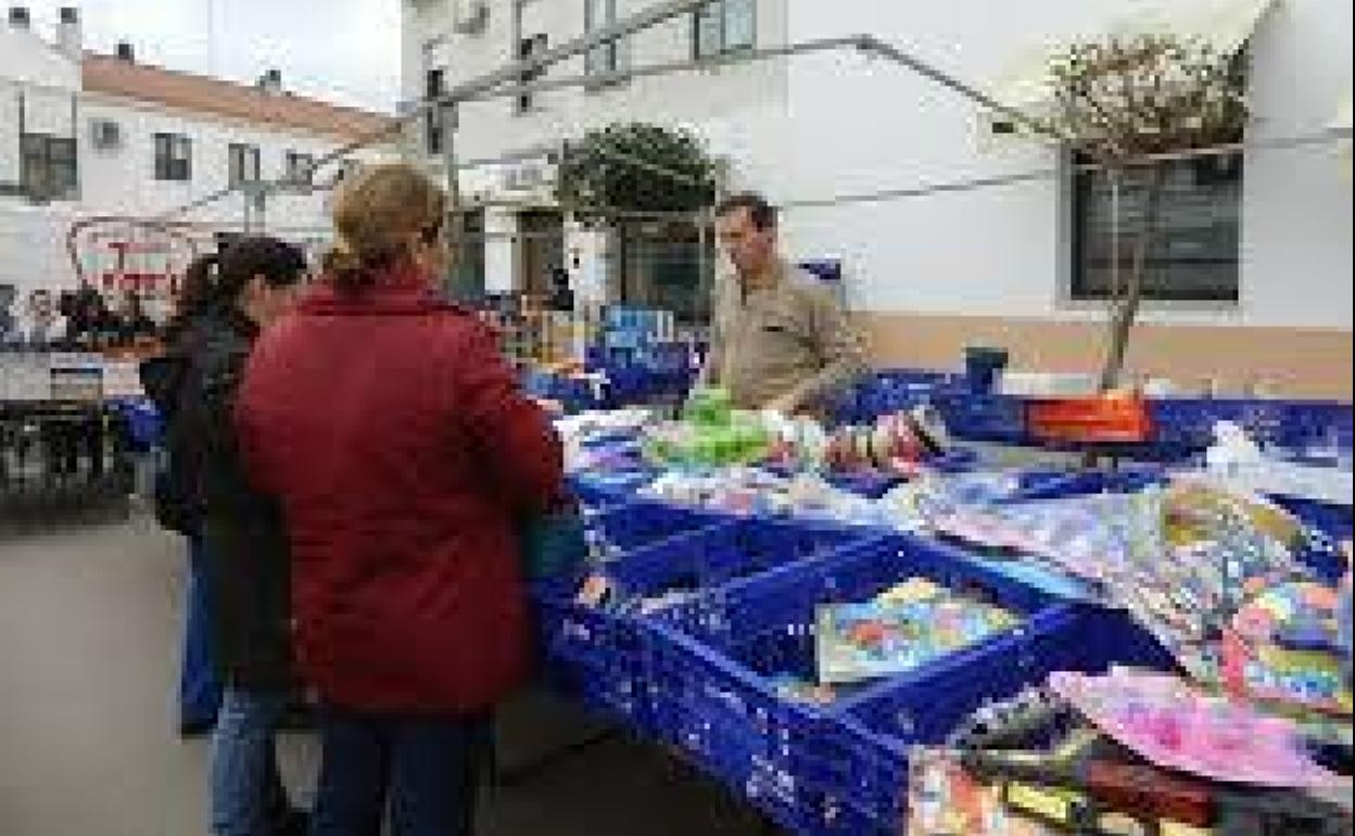 El mercadillo de Olivenza será en la explanada del colegio Francisco Ortiz en Carnavales y la Feria del Toro
