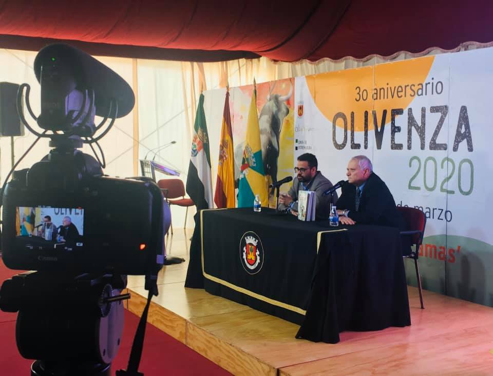 Presentación del libro de Mauricio Rodríguez del Rincón. 