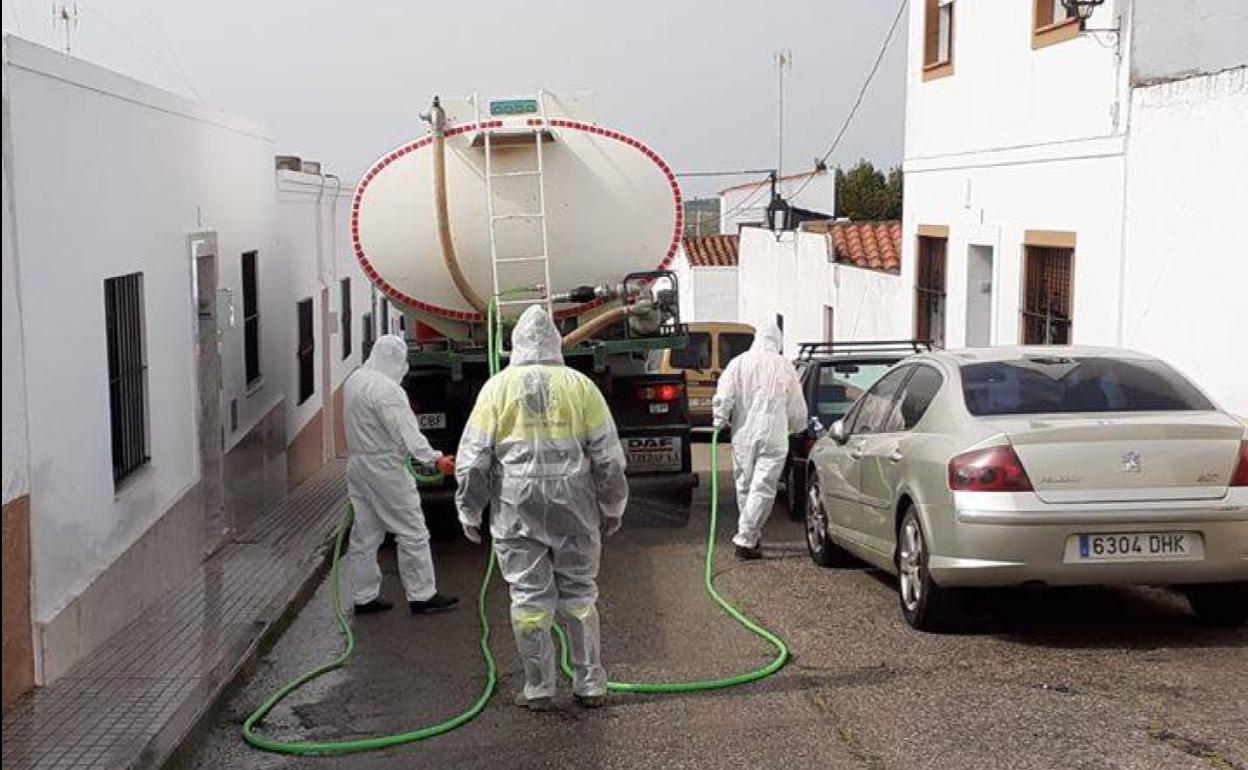 Las calles de Olivenza y pedanías volverán a desinfectarse este martes contra el COVID-19