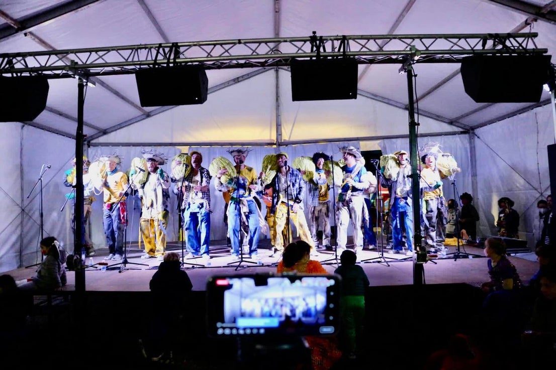 'Los Camballotas', 'Los 3W', 'Los Mirinda' y 'Los Chungos' dieron la chispa de la noche en el primer día del Carnaval de Olivenza 2022. 