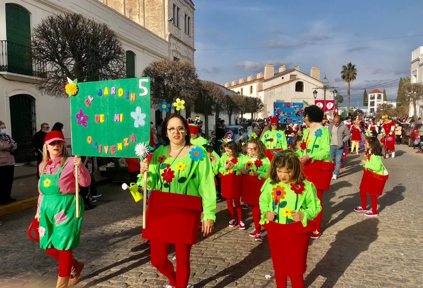 Con el desfile infantil dio comienzo el Carnaval oliventino. 