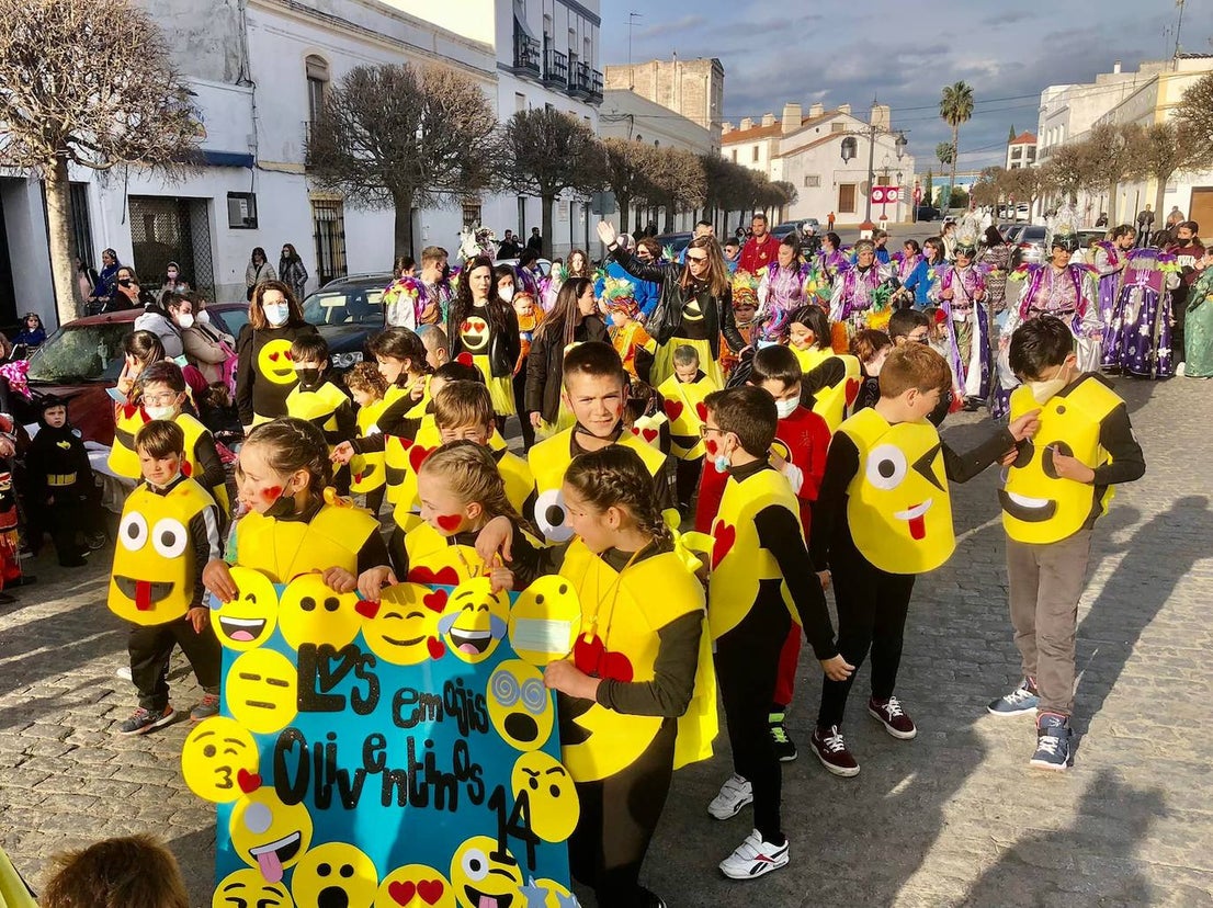 Con el desfile infantil dio comienzo el Carnaval oliventino. 