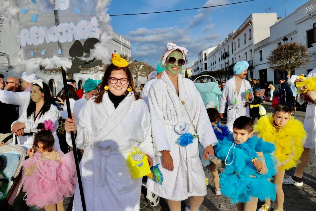 Con el desfile infantil dio comienzo el Carnaval oliventino. 