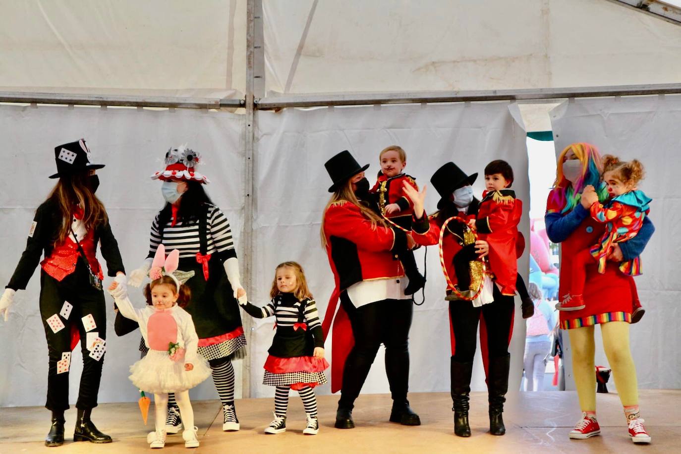 Con el desfile infantil dio comienzo el Carnaval oliventino. 