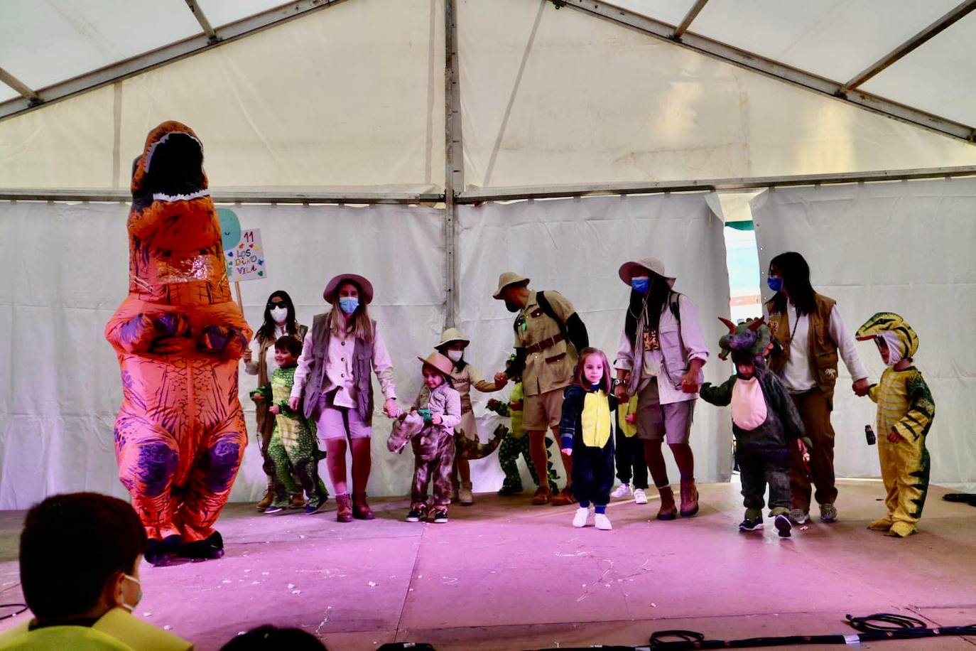 Con el desfile infantil dio comienzo el Carnaval oliventino. 