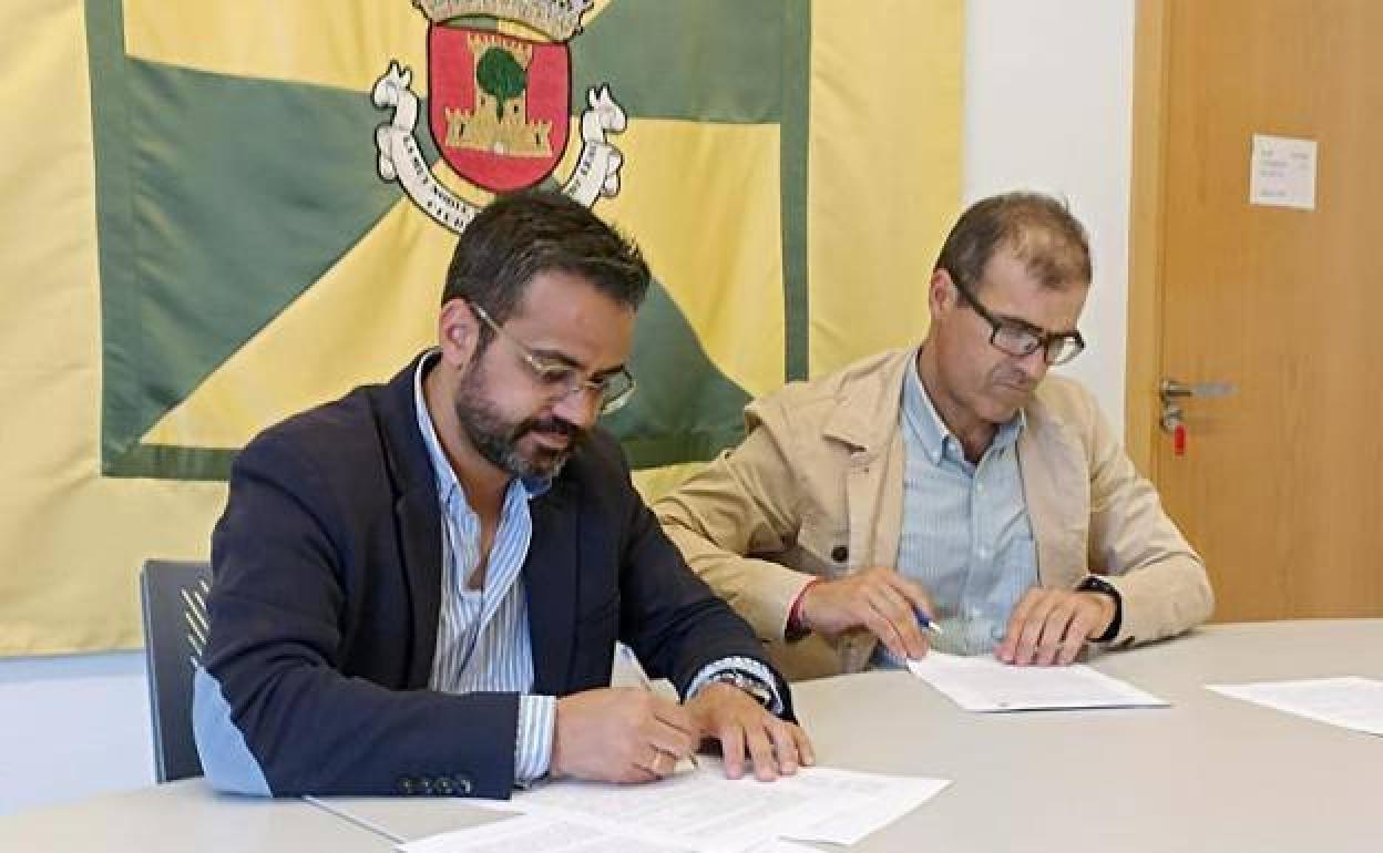 Manuel J. González Andrade y David Díez Cantón firman el acuerdo