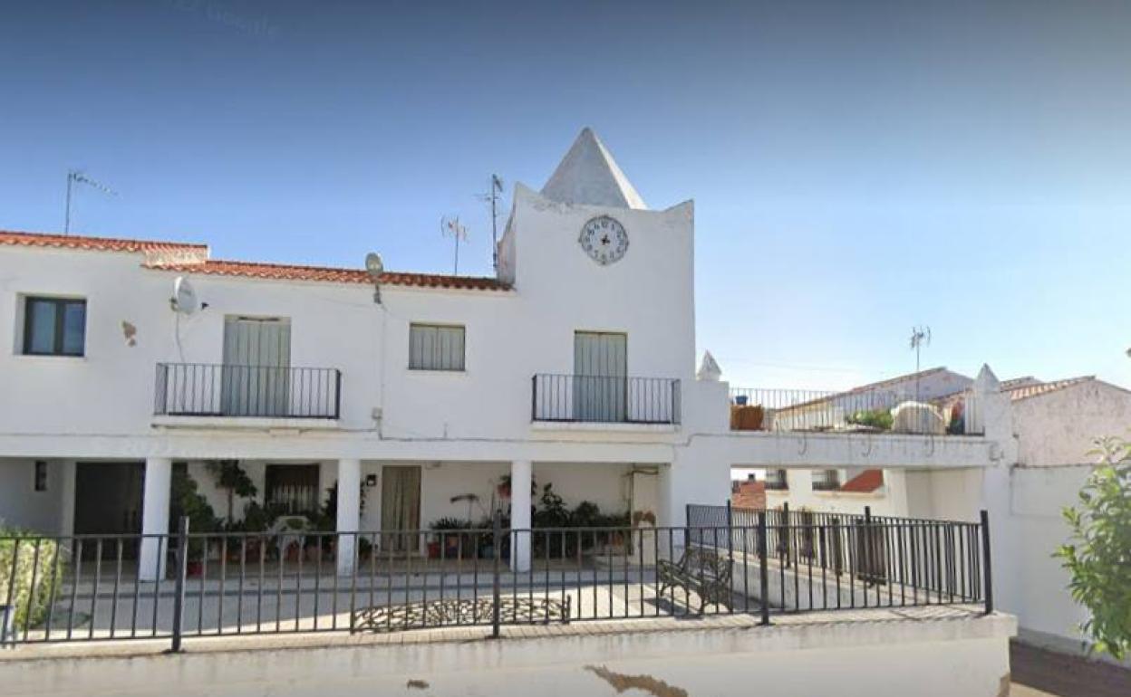 Los consultorios médicos de las pedanías oliventinas recibirán material sanitario valorado en 5.084 euros