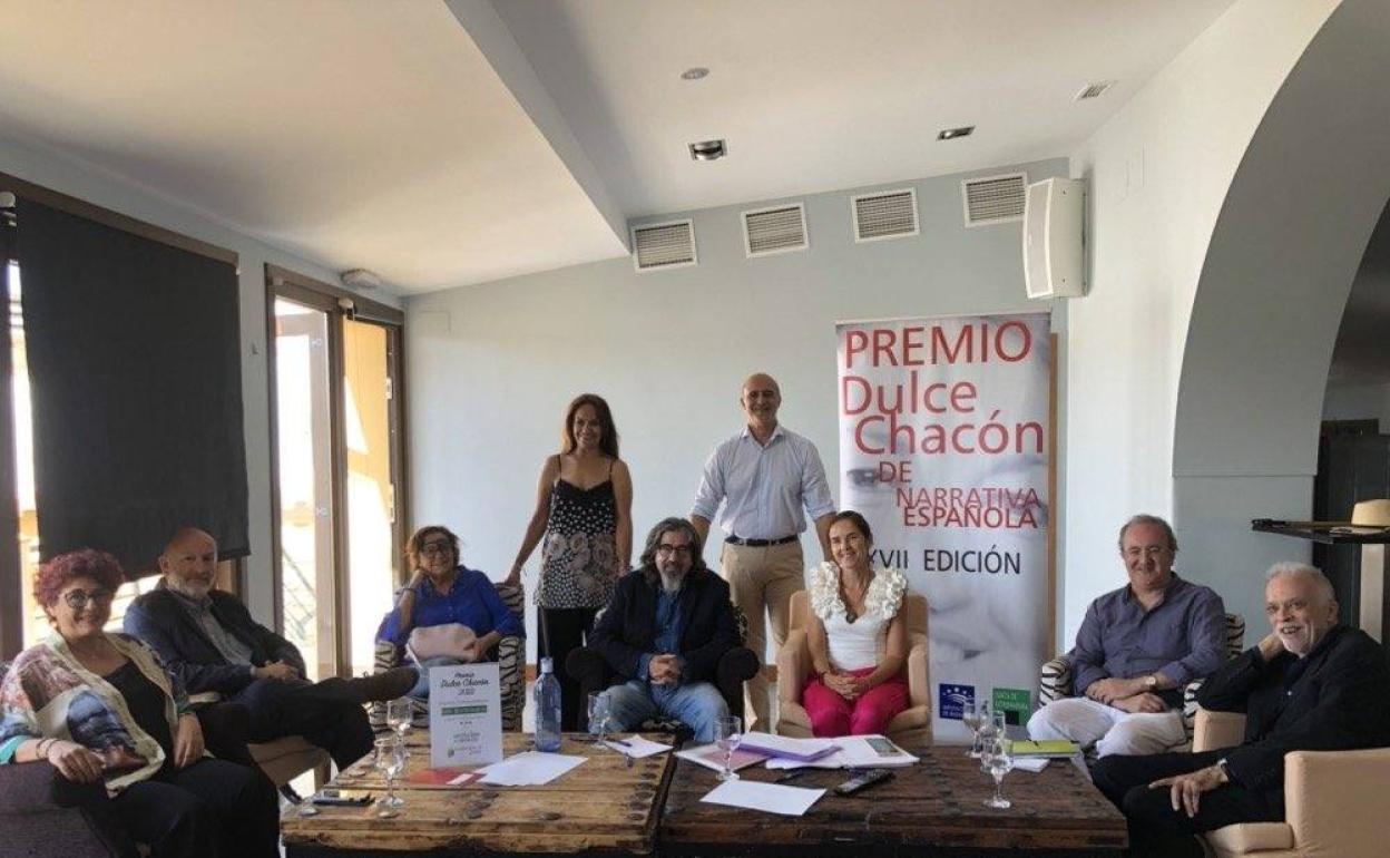 El oliventino Jesús Carrasco recogerá en diciembre el Premio 'Dulce Chacón' de Narrativa por su obra 'Llévame a Casa'