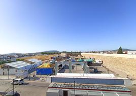 El recinto ferial ya cuenta con las atracciones instaladas para la feria.