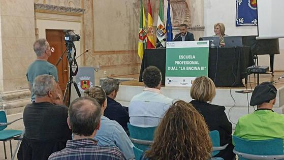 Celebrada una jornada informativa de la Escuela 'La Encina III' para empresarios