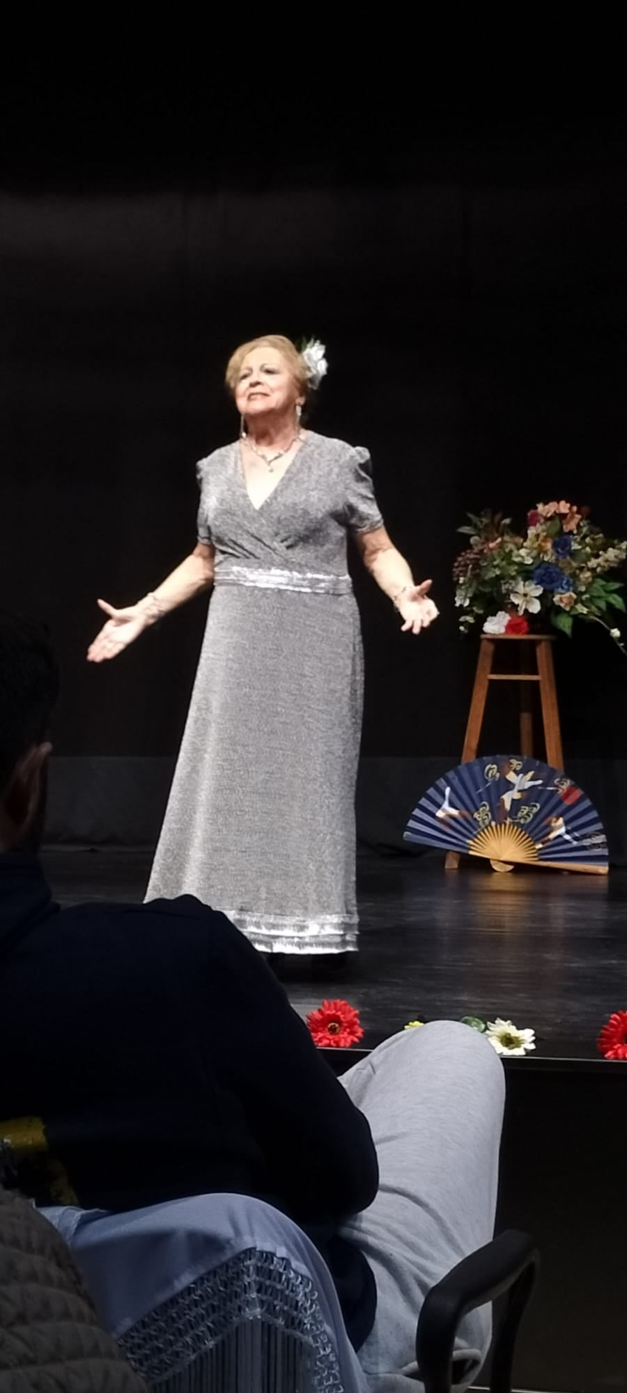 Las artistas del Hogar de Mayores lo dan todo en la Gala Musical 'Fantástica Fiesta'