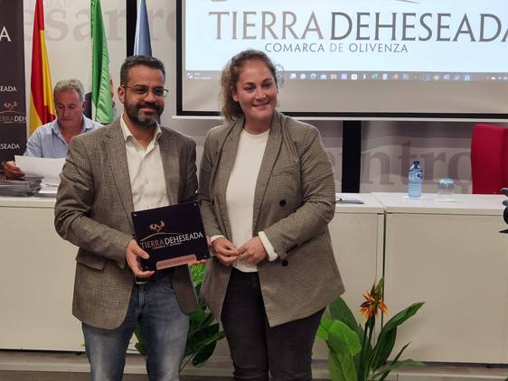 Cuatro entidades oliventinas reciben la certificación de la marca 'Tierra Deheseada'