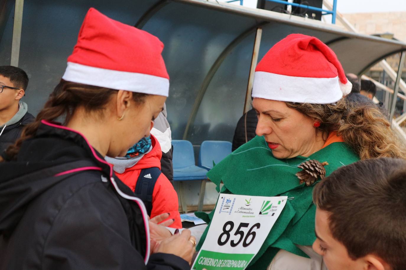 Solidaridad, deporte y mucha diversión en la I San Silvestre de la ciudad