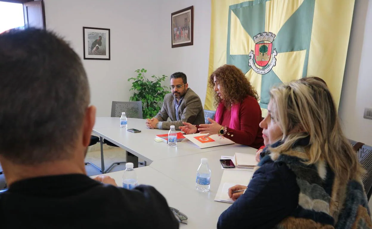 asistentes a la reunión.