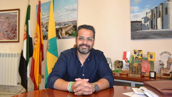 El alcalde solicita diversas mejoras en infraestructuras al secretario general de Desarrollo Sostenible