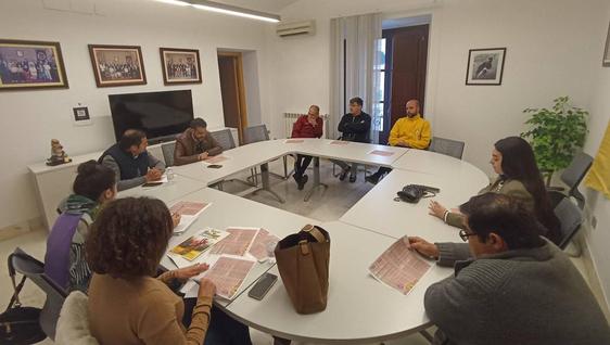 Los representantes del Carnaval y el Ayuntamiento acuerdan cambiar la salida del desfile