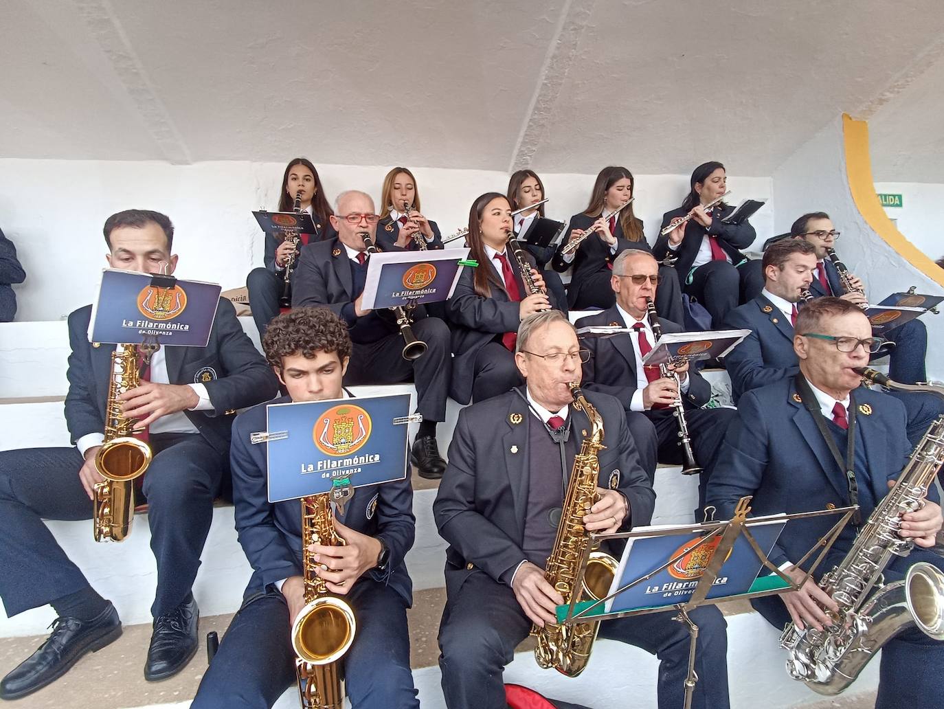 Olivenza inauguró la temporada taurina con un programa de lujo y un lleno hasta la bandera