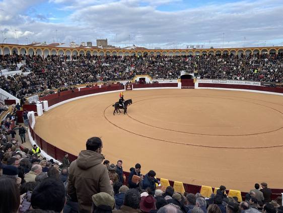 Olivenza volvió a vibrar con los toros a pesar de la lluvia inicial