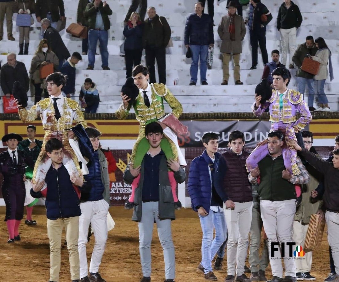 Olivenza volvió a vibrar con los toros a pesar de la lluvia inicial