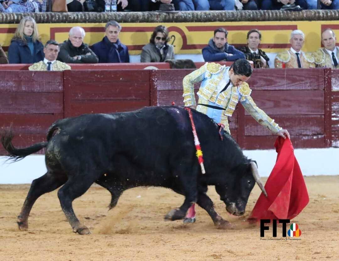 Olivenza volvió a vibrar con los toros a pesar de la lluvia inicial