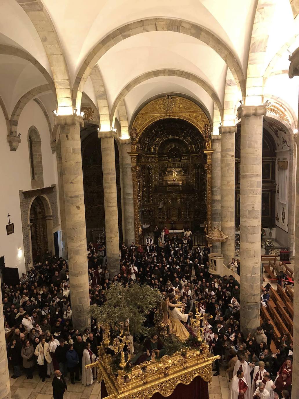 Los actos de la Semana Santa estuvieron supeditados por la lluvia