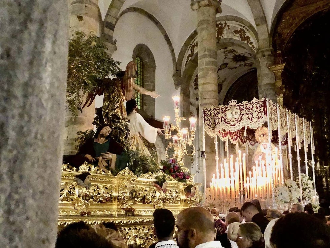 Los actos de la Semana Santa estuvieron supeditados por la lluvia