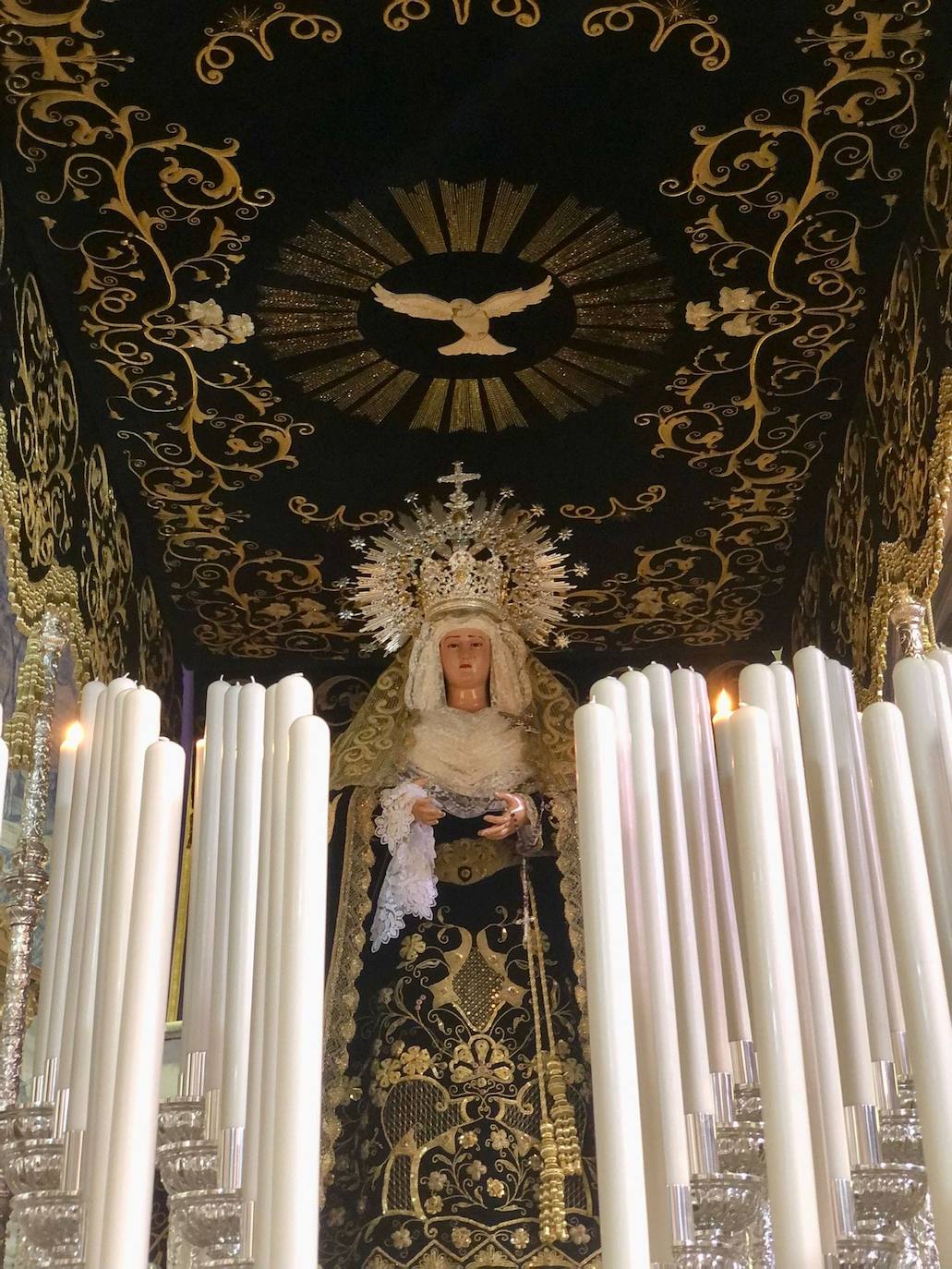 Los actos de la Semana Santa estuvieron supeditados por la lluvia